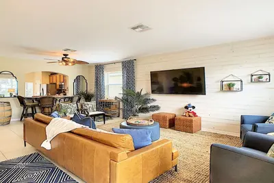 Image de Last Minute Disney! Private Pool, Hot Tub, Game Room & Themed Bedrooms. Book Now! #56643