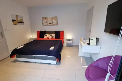 Image de Orchidée avec parking sur place