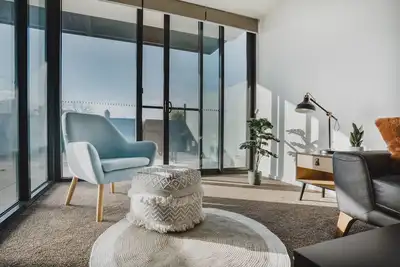 Image de Central 1-Bed with Balcony, Rooftop Bbq & Parking