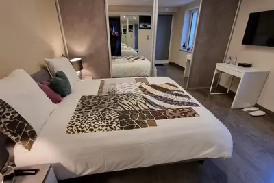 Image de Orchidée avec parking sur place