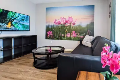 Image de Cozy, clean & spacious townhouse - Unit 2
