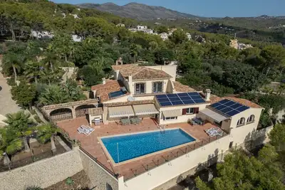 Image de Ref 147) Grande villa bien entretenue Ă Calp(e) avec vue mer pour 10 personnes