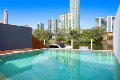 Image de Stunning Waterfront Home in Surfers Paradise. \nHeated Pool and Pet Friendly