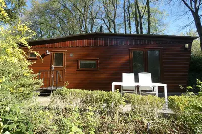 Image de Chalet for rent located on a beautiful ornamental pond