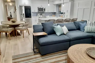 Image de Beachside Dreams-Pet Friendly Condo 25yds from beach w heated pool, 2 parking sp