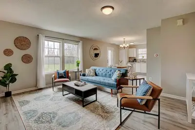 Image de 5 Mins to Ruoff! Dog Friendly! Large back yard!