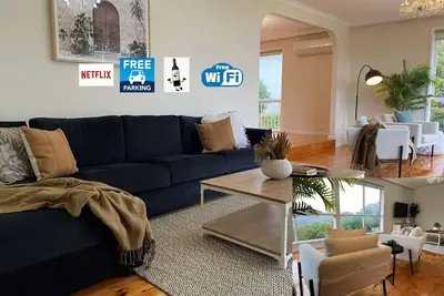 Image de BerwickHills Stylish 3 BdrmHome *Free Wifi*NetFlix