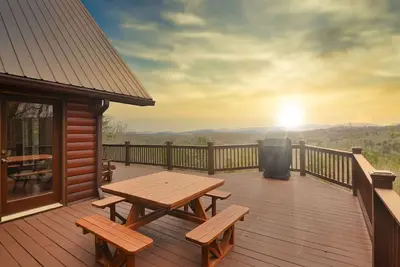 Image de ! ! Layered Mtn Views! ! Sleep 13! 5000 sq ft! 5min to Blue Ridge!