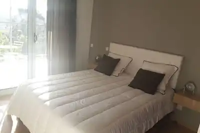 Image de Chambre climatisée avec salle de douche, Wc et terrasse privés