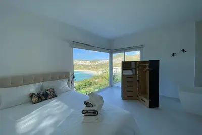 Image de Apt1 (2 bedrooms, terrace, deck & garden sea view)