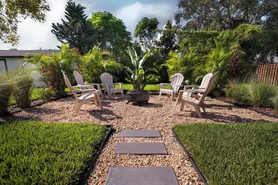 Image de Luxury Home with Backyard Oasis near 12 min to Beach.