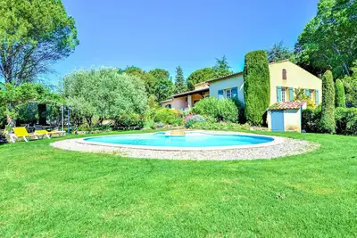 Image de Magnifique maison Ă Montaren et St.