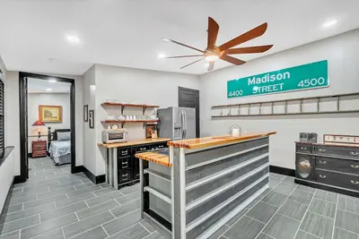 Image de Relaxing at the Spacious Madison for Traveling Professionals