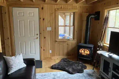 Image de Cheerful Tiny Cabin hideaway near hiking, skiing & snowmobiling in small town Vt