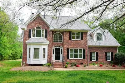 Image de Modern secluded home minutes from Dt Raleigh and NCstate