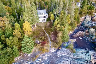 Image de Beautiful ocean-front home, wooded seclusion, private beach on Maine Bold Coast