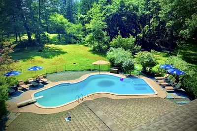 Image de Poconos House Resort - Outdoor Pool!