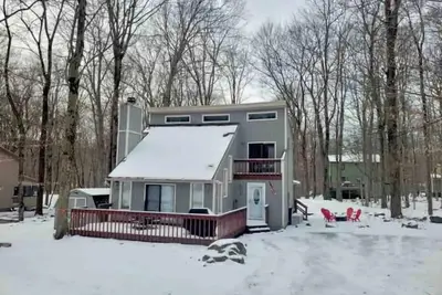 Image de Pocono Lake Retreat close to Kalahari and Camelback resorts!