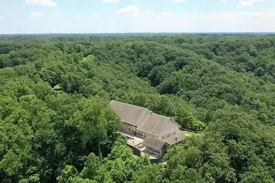 Image de Mountain views 15 miles from Louisville. Sleeps 20