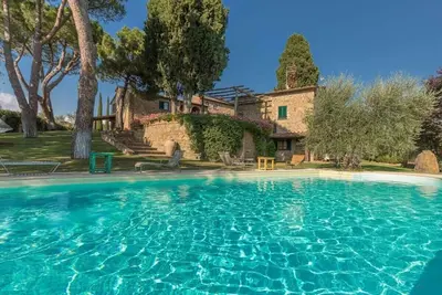 Image de Enchanting Manor House Villa With Ancient Look