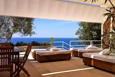 Image de Elegant Villa Offering An Atmosphere Of Calm