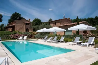 Image de Amazing Countryside Villa With Light Blue Pool