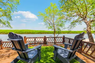 Image de Osage Beach lakefront house - Gorgeous views!