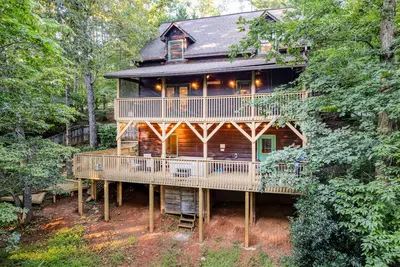Image de Secluded Coosawattee Cabin w/ Hot Tub- Summer Sale!