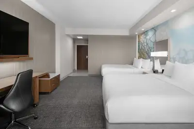 Image de Relax and Unwind! Outdoor Pool, Rooftop Bar, Near Captain Memo’s Pirate Cruise