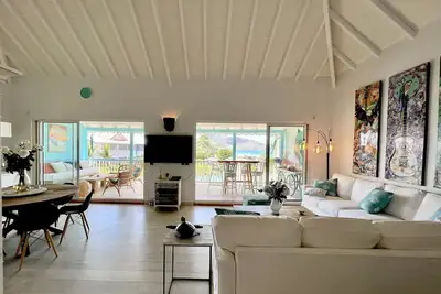 Image de Ticocoon, 2Br, magic ocean view, 1st line on the beach & pool - water back-up