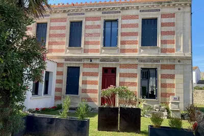 Image de Au cœur de l'île : logement spacieux avec jardin et piscine tout équipés