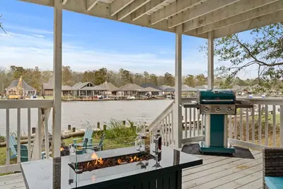 Image de Millon Dollar Views\/ Hot Tub\/ Lakefront