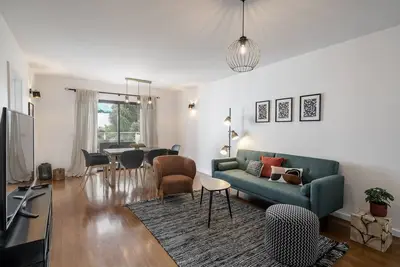 Near the Funchal centre, with outdoor space and sea view - Barreiros Ii
