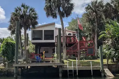 Image de Updated waterfront home, great manatee viewing, dock, 5 minute paddle to river!