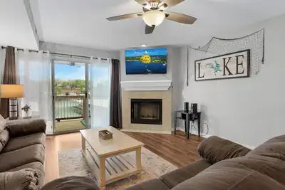 Image de Amazing Updated Ledges Condo-- Lakefront 3 Br/2ba Unit w/ Cove View