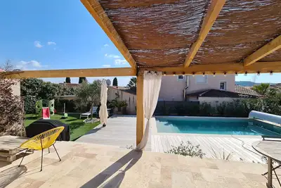 Image de Agréable maison de vacances avec piscine