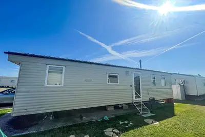 Image de 6 berth caravan with WiFi at Steeple Bay Holiday Park in Essex ref 36092f