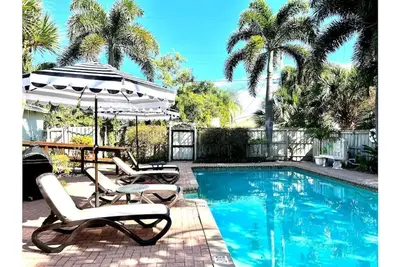 Image de ●5 min→beach●Pool●Heart of Downtown●Full Kitchen