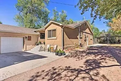 Image de Westside Large Home, Large Home on Westside, Great for Groups