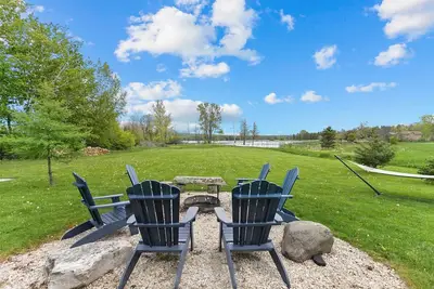 Image de Private Waterfront Cottage • Relaxing Retreat