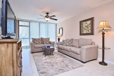 Image de Upgraded 1 Br\/1 Bath Condo, Renovated Ground Floor Unit.