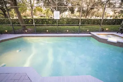 Image de ☆ Location matters! Private palm paradise view from pool - 1 block to waterpark