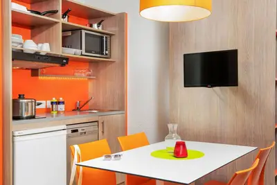Image de Agréable appartement pour 2 personnes avec Wifi, piscine, Tv, terrasse, animaux admis et parking
