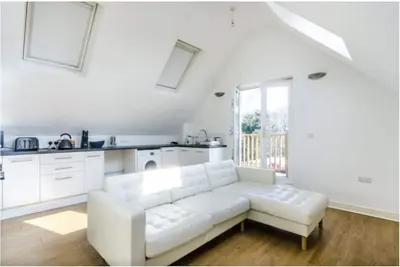 Image de 2-Bed Loft Apartment for 5ppl with private parking