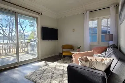 Image de Rare Muskoka cottage on waterfront - Westview