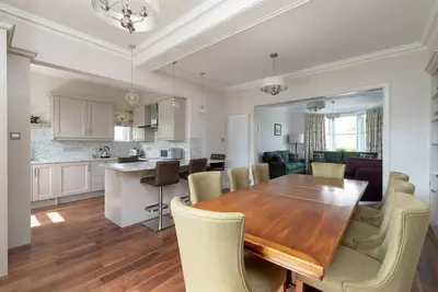 Image de 30 Lade Braes - a townhouse that sleeps 8 guests in 4 bedrooms