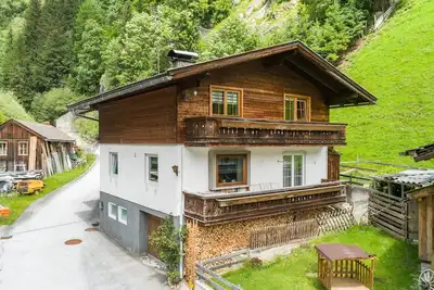 Image de Maison tranquille avec grande terrasse et bain