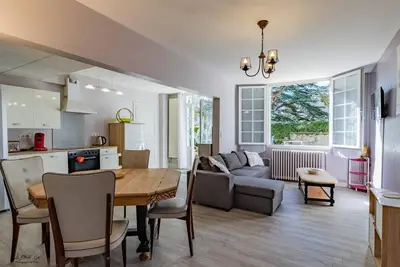 Image de Appartement Gîte les Fleurs situé au coeur du Périgord Pourpre près de Bergerac.