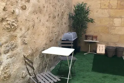 Image de Studio, dans hyper centre * cour*local à vélo