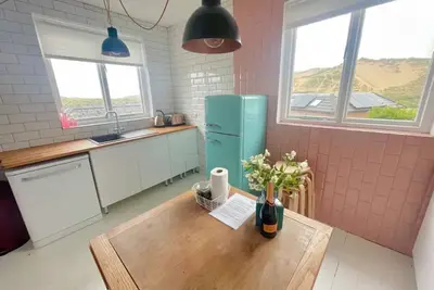 Image de Beach House, Holywell Bay